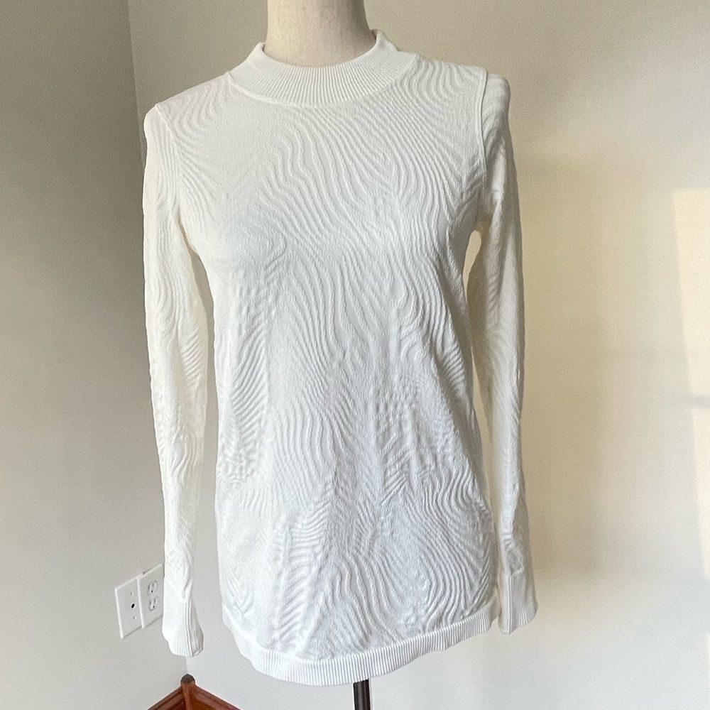 Spanx seamless swirl long sleeve shirt in cream size small